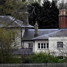 Harry a Meghan sa musia definitívne odsťahovať z Frogmore Cottage