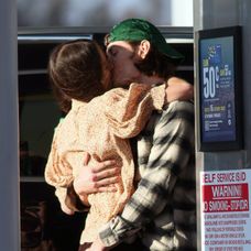 Olivia Rodrigo a Louis Partridge tvoria pár