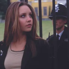 Amanda Bynes vo filme Čo to dievča chce?