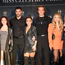 Na dvadsiatku súťažiacich Miss Czech Republic sa prišli pozrieť Claude, Rachel, Adam, Venis, Oliver, Natálie a Adri.