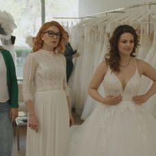 Beáta s Naďou a Kvetkou vyberá svadobné šaty