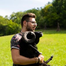 Veselý 21. deň na Farme, nové zvieratá, nové zranenie a guľôčková bitka