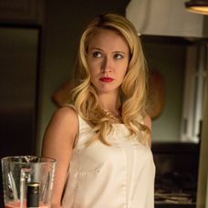 Anna Camp vo filme Unesená tínedžerka