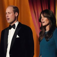 Princ a princezná z Walesu v Royal Albert Hall