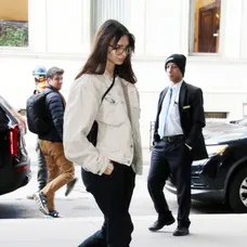 Emily Ratajkowski v New York City