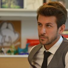 S hlavou v oblakoch - Emre