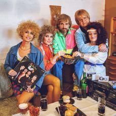 Markizáci na retro fotení