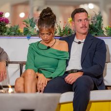 Recoupling a odchod Daniela a Laury