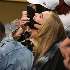 Adele bolo na NBA zápase veselo.