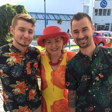 Ada Straková s barmanmi zo Spin Cocktail baru v Teleráne