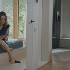 Laura sa preberie po rande s Andrejom.
