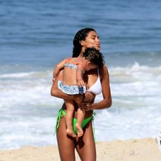 Vincent Cassel (54) a Tina Kunake (23)
