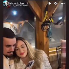 Šimon s Alex na novoročnej párty