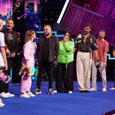 Juraj „Šoko“ Tabaček, Adela Vinczeová, Dano Dangl, Jana Kovalčiková, Mário „Kuly“ Kollár, Petra Polnišová, Jakub Jablonský, Juraj Loj a Kristína Sisková v šou Možné je všetko!
