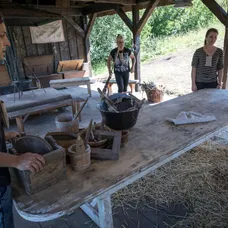 Noví farmári sa pustili do upratovania