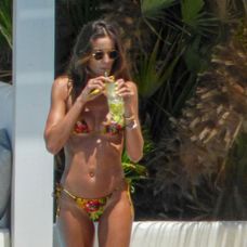  Izabel Goulart si užíva romantickú dovolenku s priateľom Kevinom Trappom.