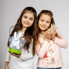 Detské seriálové hviezdy si veľkonočné fotenie užívali