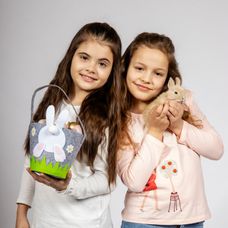 Detské seriálové hviezdy si veľkonočné fotenie užívali