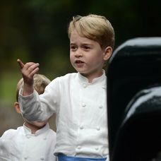 Princ George sa opäť predviedol. Nevestu si vďaka nemu nikto nevšímal
