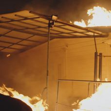 Andrej zistí, že v hausbóte nie je sám.