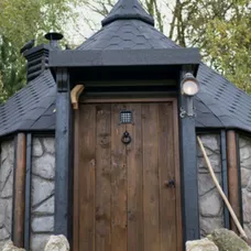 V Hagridovej chatrči môžete prespať