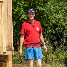 Duel pomocníkov, Farmu neopustil nikto, Matúš novým farmárom týždňa