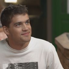 Samo verí, že jeden z dvojice je jeho otec.