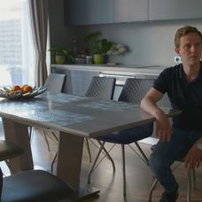 Noro doplatí na svoje správanie.