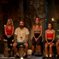 Survivor po desiatej kmeňovej rade a dueli s Andreou opustila Pavlína.