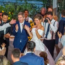 Maria Menounos sa vydala