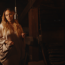 Tina v klipe k piesni Jedno ráno