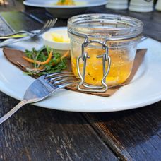 Na nože verzus Ruža - Na obed do Verandy sme pozvali Juliu