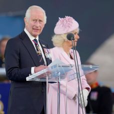 Kráľovská rodina si pripomenula 80. výročie vylodenia v Normandii z júna 1944