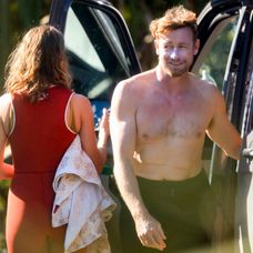 Simon Baker a Laura May Gibbs