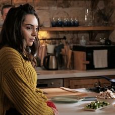 Spútaný motýľ - Azra