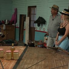 Farmári získali rekordný počet mincí, Denis v dueli vyhorel, ide domov