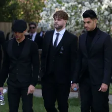 Členovia skupiny The Wanted na pohrebe Toma Parkera