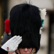 Vojenská prehliadka Trooping the Colour na počesť narodenín britského kráľa Karola III.