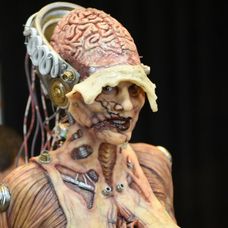 Heidi Klum počas prípravy na Halloweensku párty