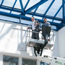 Výmena loga na budove TV Markíza