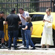 Lopez po nepríjemnom momente utešovala Afflecka objatím.