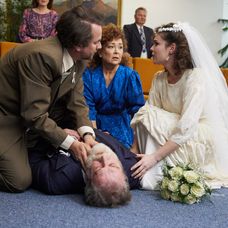 Vladimír Kobielsky, Michal Ďuriš, Dagmar Sanitrová a Paula Lopatovská v seriáli Sľub
