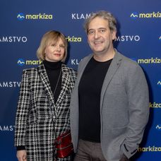 Premiéra seriálu Klamstvo: Martin Mňahončák s manželkou