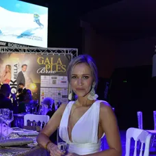 Nela Slováková v sexy šatách.