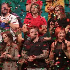 Účastníci Ostrova v záplave konfiet