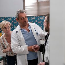 Lucia a Vlado odrinujú ako veterinár a jeho sestrička