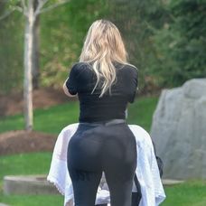 Khloe Kardashian krátko po pôrode: Akoby sa jej brucho presunulo do zadku