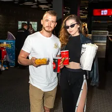 S kamarátom Matejom Zrebným točia aj vtipné hudobné videá.