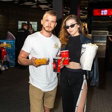 S kamarátom Matejom Zrebným točia aj vtipné hudobné videá.