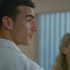 Do Mamy na prenájom prichádza postava z minulosti